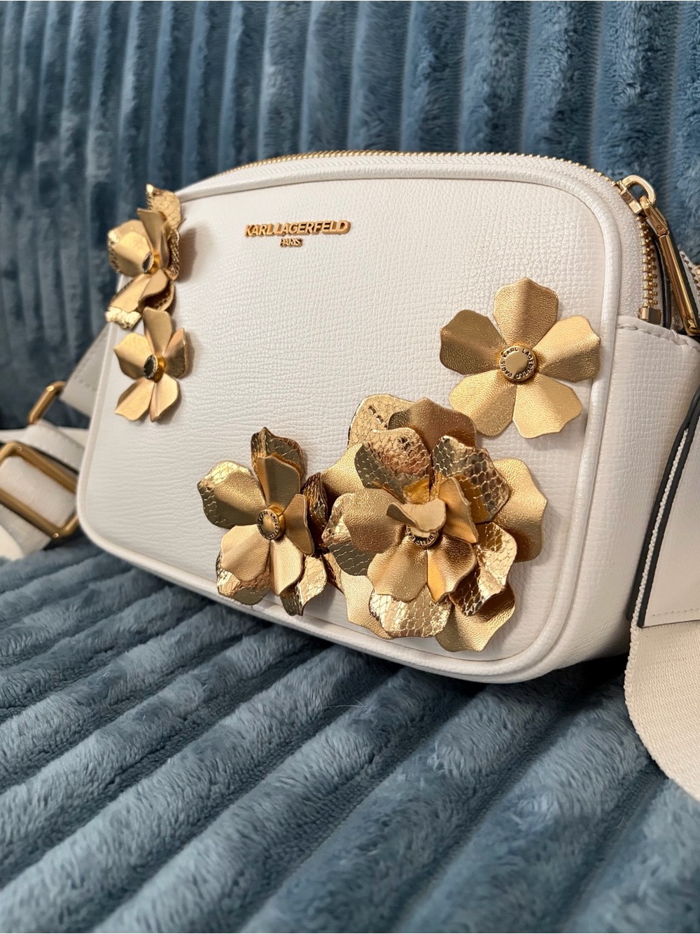 NWT Karl Lagerfeld White Crossbody Bag Bronze Gold Flower Appliqués